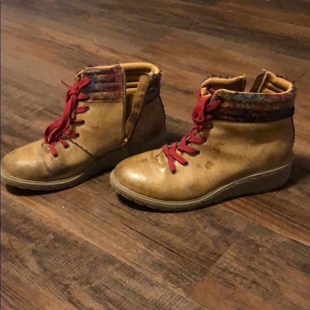 Ankle boots